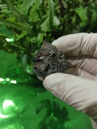 Təbii metal parıltılı mineral nümunəsi✨ — şəkil 12