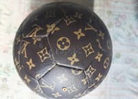 Futbol topu Louis Vuitton monogram üslublu, ölçü 5 — şəkil 8