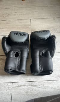Venum Boks Əlcəyi və Ayaq Qoruyucusu — şəkil 2