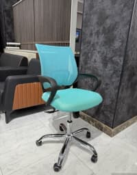 Firuzəyi rəng, Ofis üçün kreslo — şəkil 1