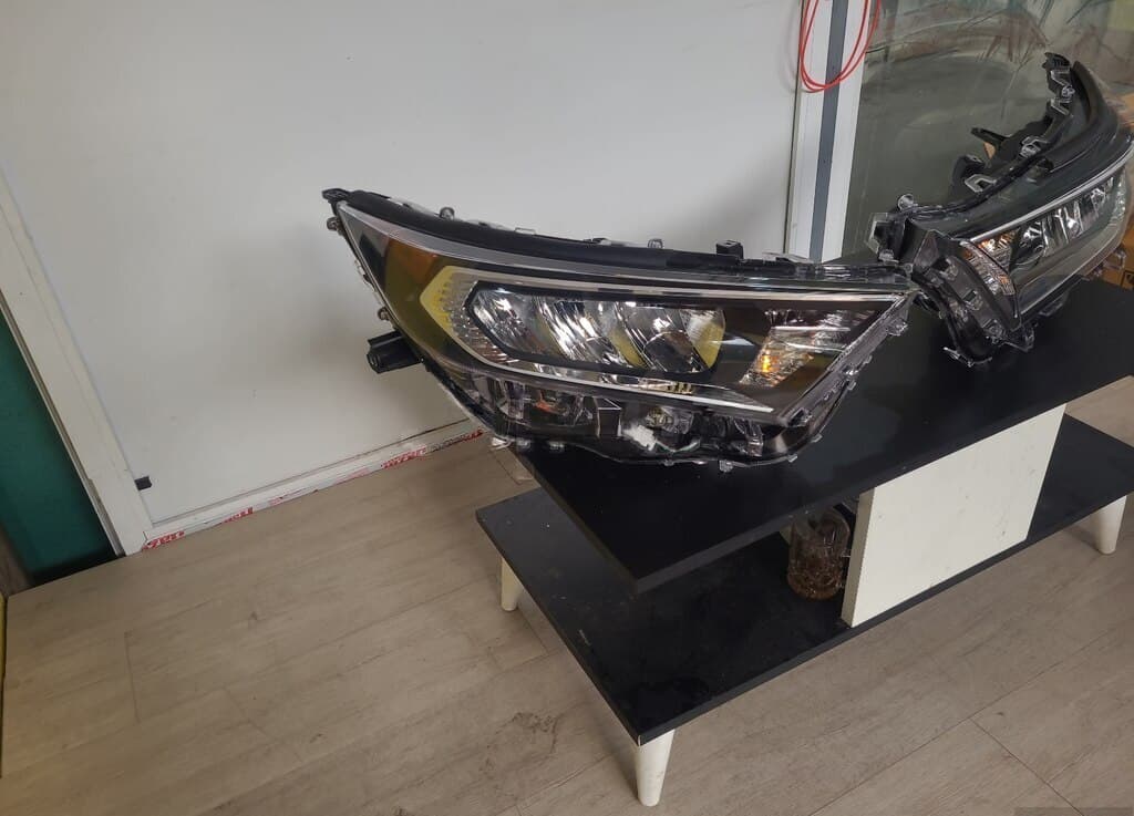 Fara Toyota RAV4 2018