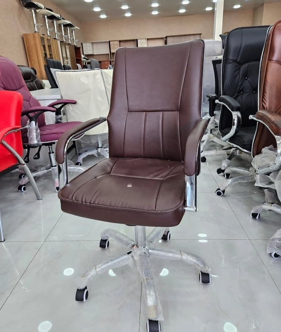 Qəhvəyi rəng, Ofis üçün kreslo