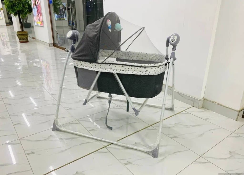 Beşik Metal material, Boz rəng