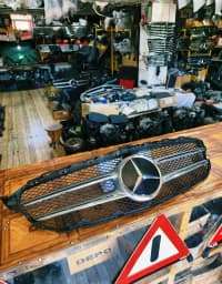Radiator barmaqlığı Mercedes W205 — şəkil 3