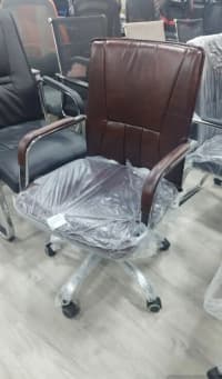 Qəhvəyi rəng, Ofis üçün kreslo — şəkil 6