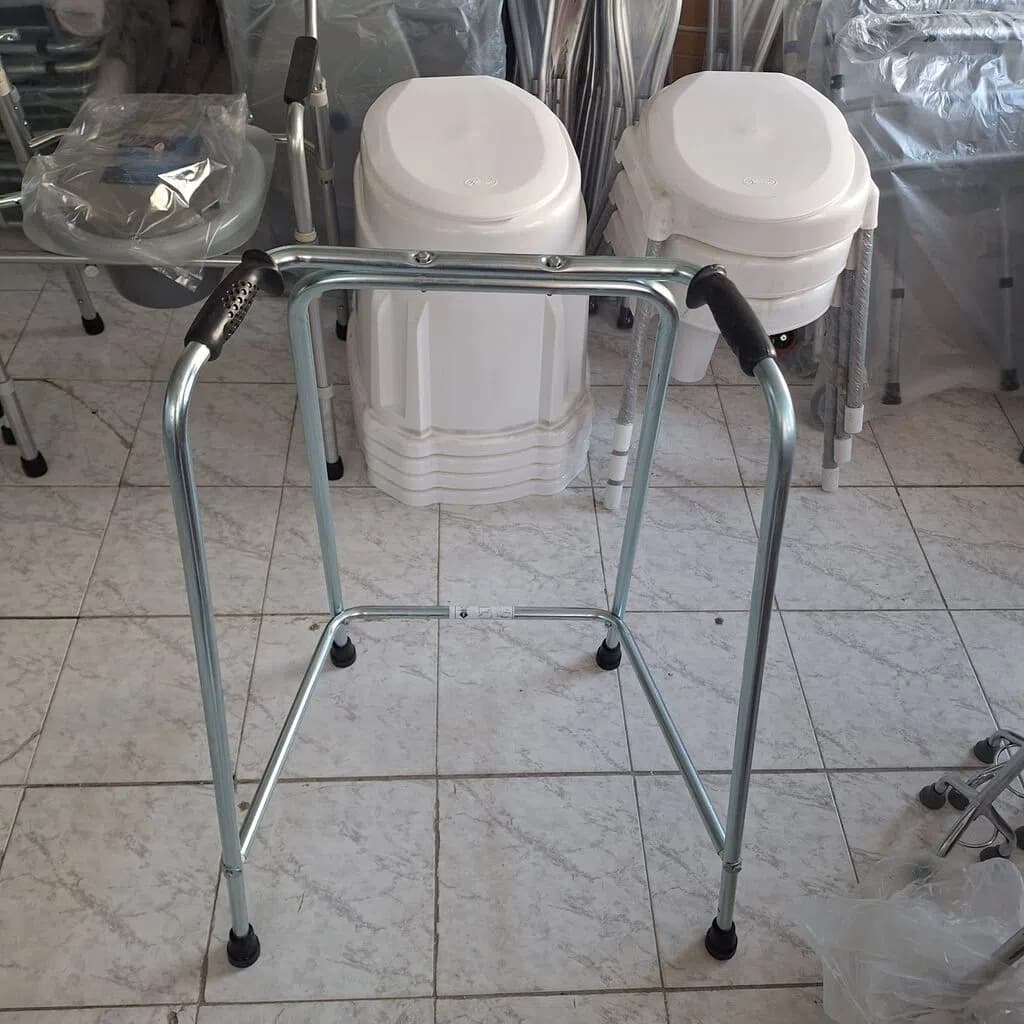 Yüngül Metal Gəzinti Çərçivəsi (Walker) və Sanitar Qovşağı