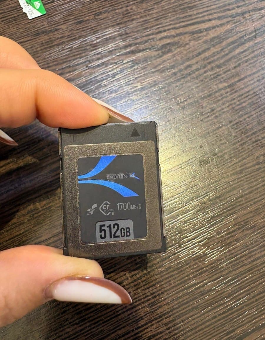 512 GB yaddaş kartı