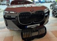 Radiator barmaqlığı BMW G70 — şəkil 1
