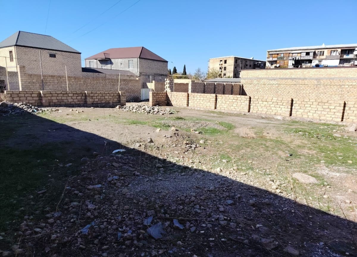 4 sot torpaq sahəsi satılır