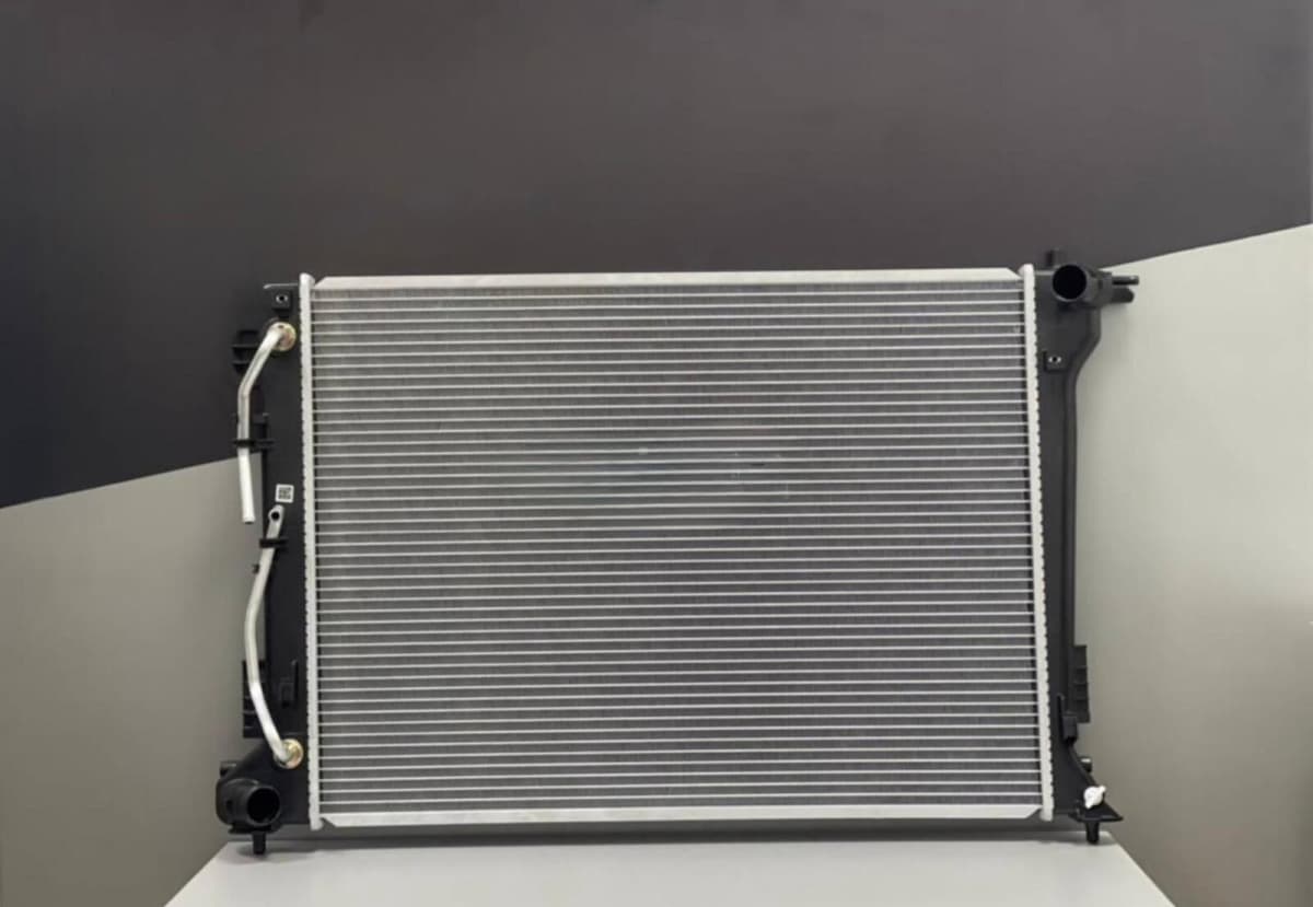 Su radiatoru Kia Sportage 2015-2021 2.0