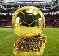 Qızılı Futbol Topu Suvenir Kuboku — şəkil 1