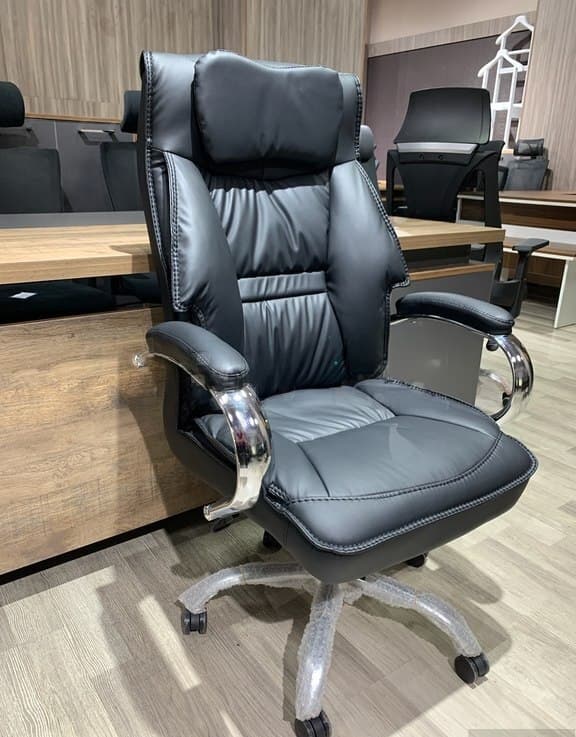 Qara rəng, Ofis üçün kreslo
