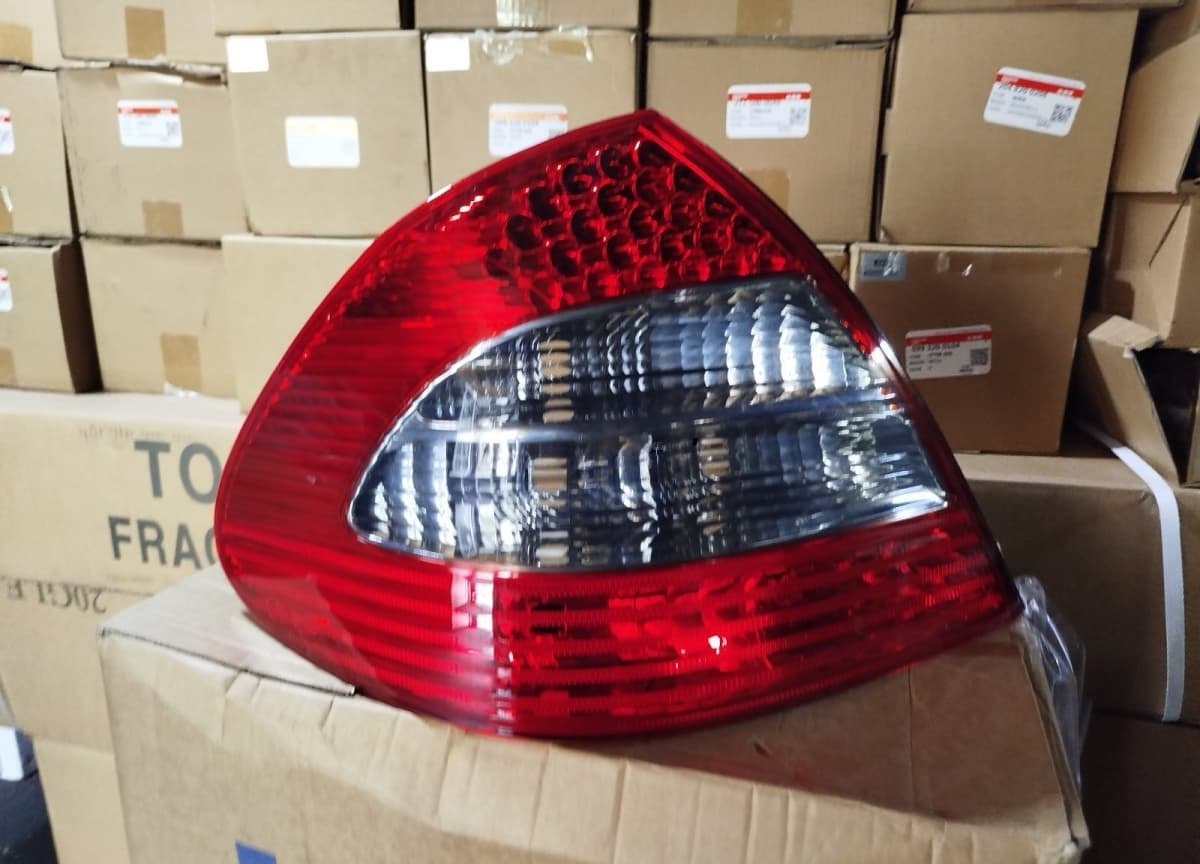 Arxa stop işığı Mercedes W211