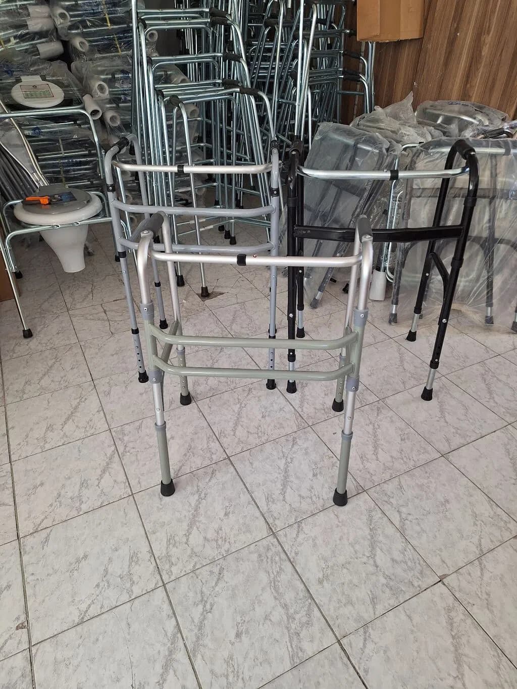 Tənzimlənən Gəzinti Çərçivəsi və Xəstə Unitazı