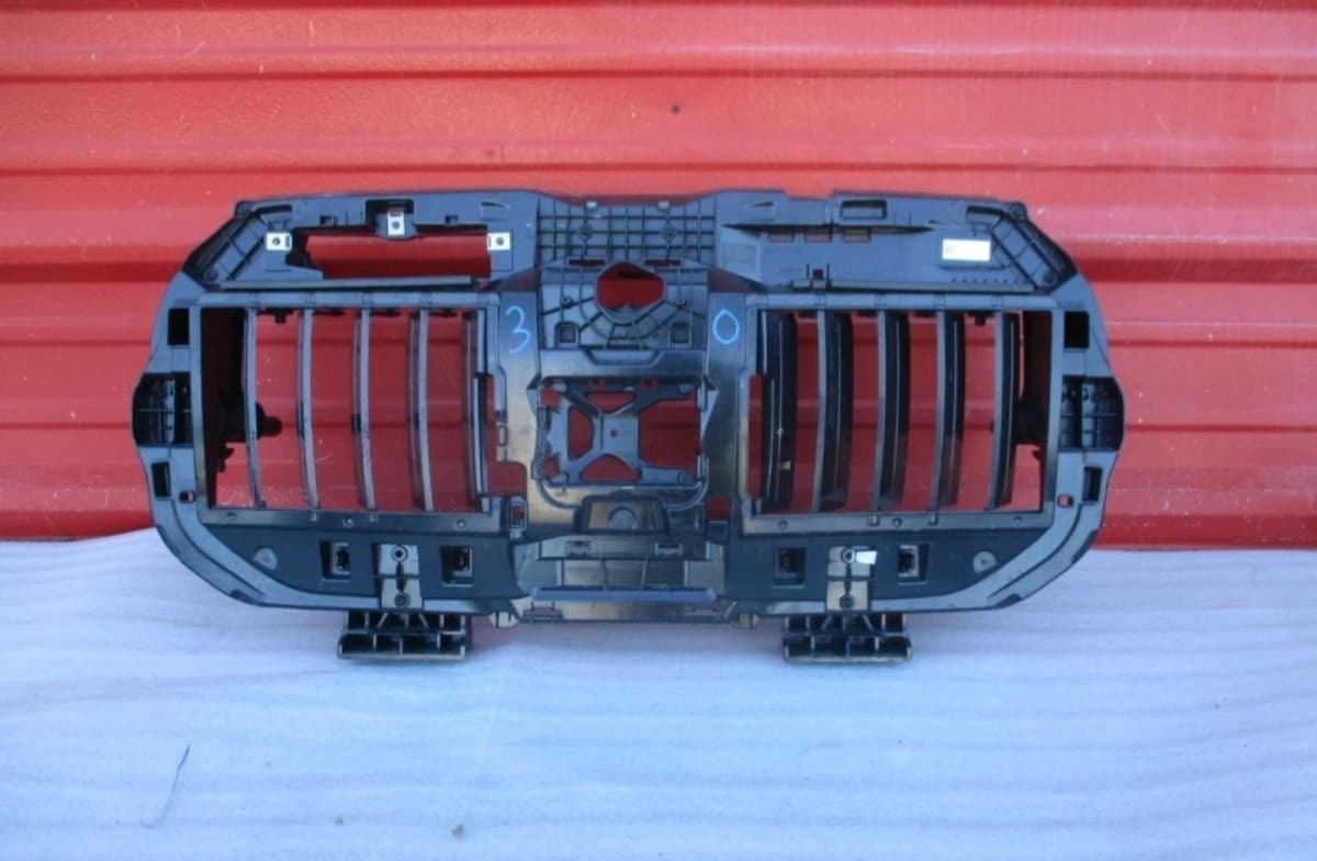 Radiator barmaqlığı BMW G26-G60-G70-G07-G05