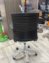 Qara rəng, Ofis üçün kreslo — şəkil 2