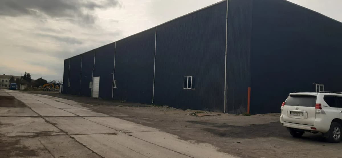 1300 m² sahəsi olan anbar kirayə verilir