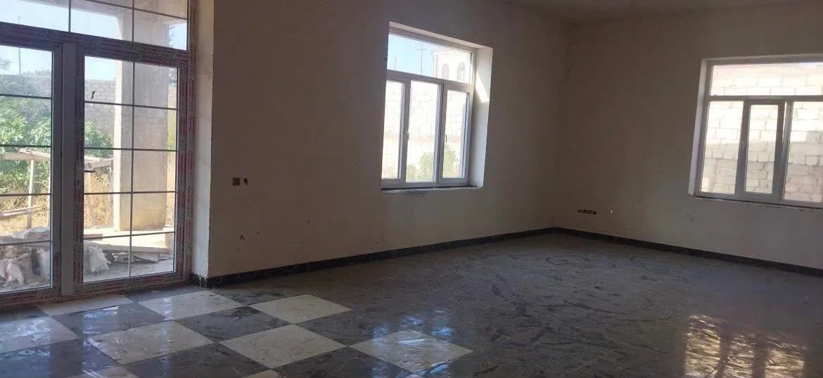4 otaqlı həyət evi 160 m² satılır