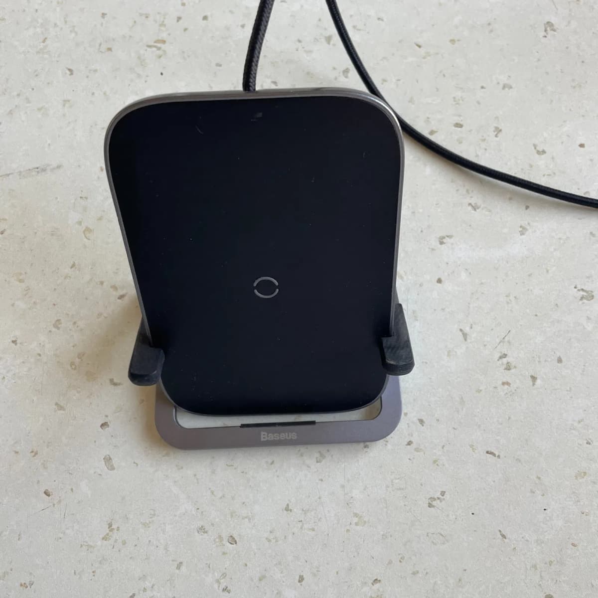 Simsiz şarj cihazı 15W Qi standartlı
