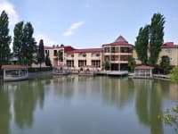 4 ulduzlu otel satılır — şəkil 1