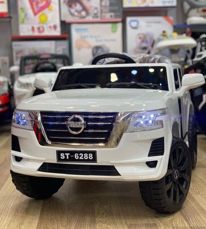 Uşaq avtomobili Nissan