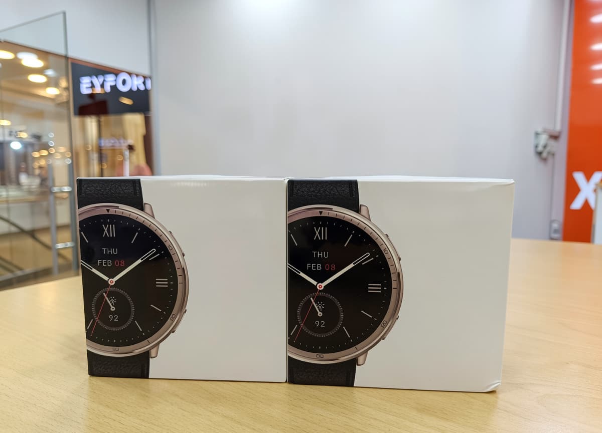 Gümüşü rəng smart saat