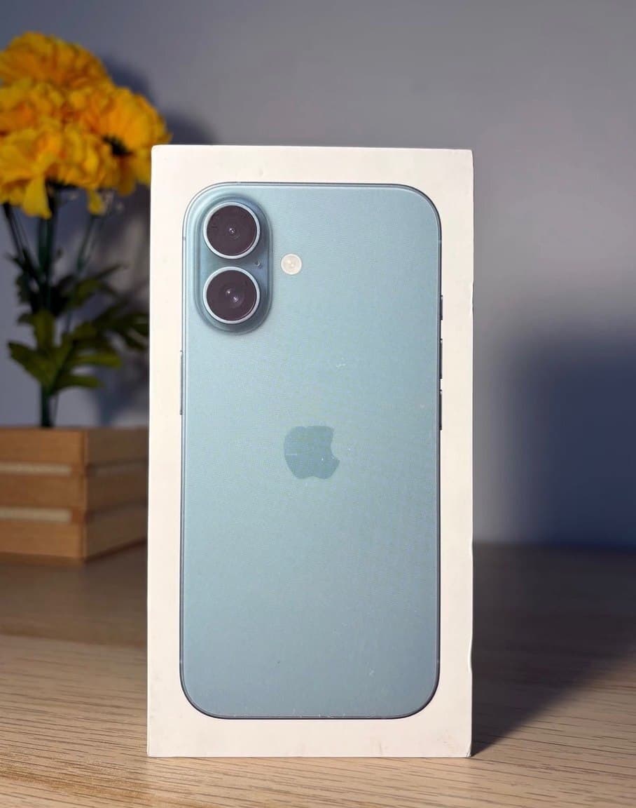 Apple iPhone 16, 8 GB