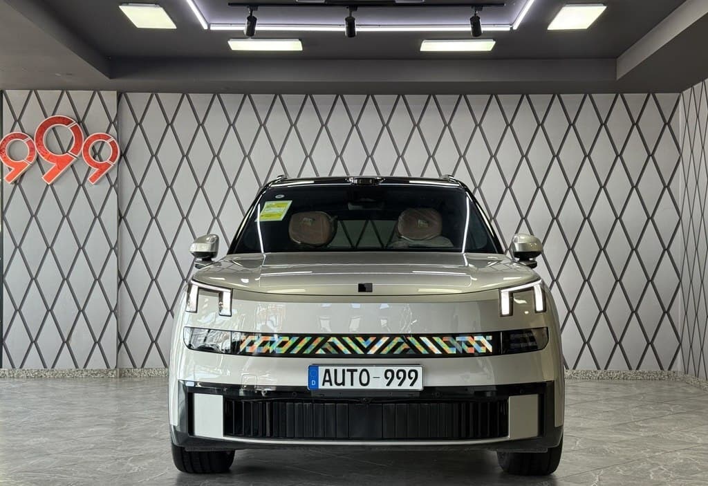 Lynk & Co 900, 2026 il, 0 km, 2000 L