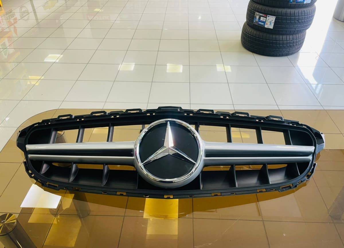 Radiator barmaqlığı Mercedes W205 C-Class AMG 2015-2021