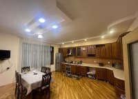 8 otaqlı həyət evi 290 m² satılır — şəkil 1