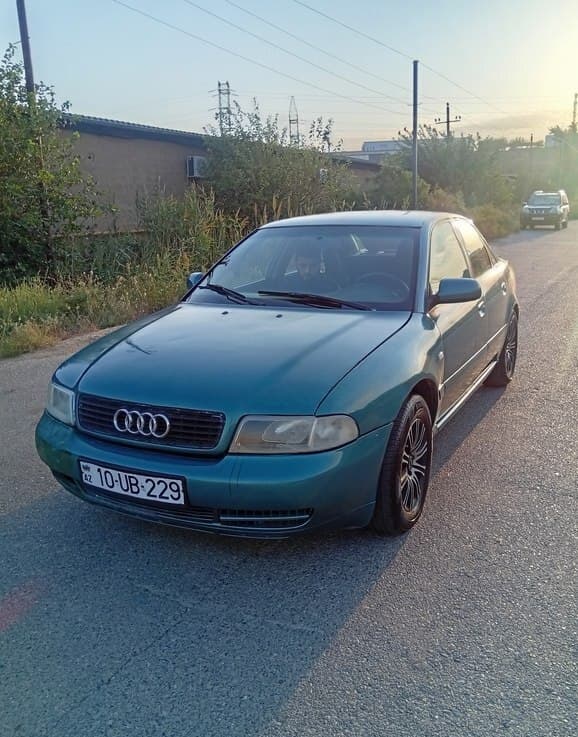 Audi A4, 2000 il, 209000 km, 1.8 L