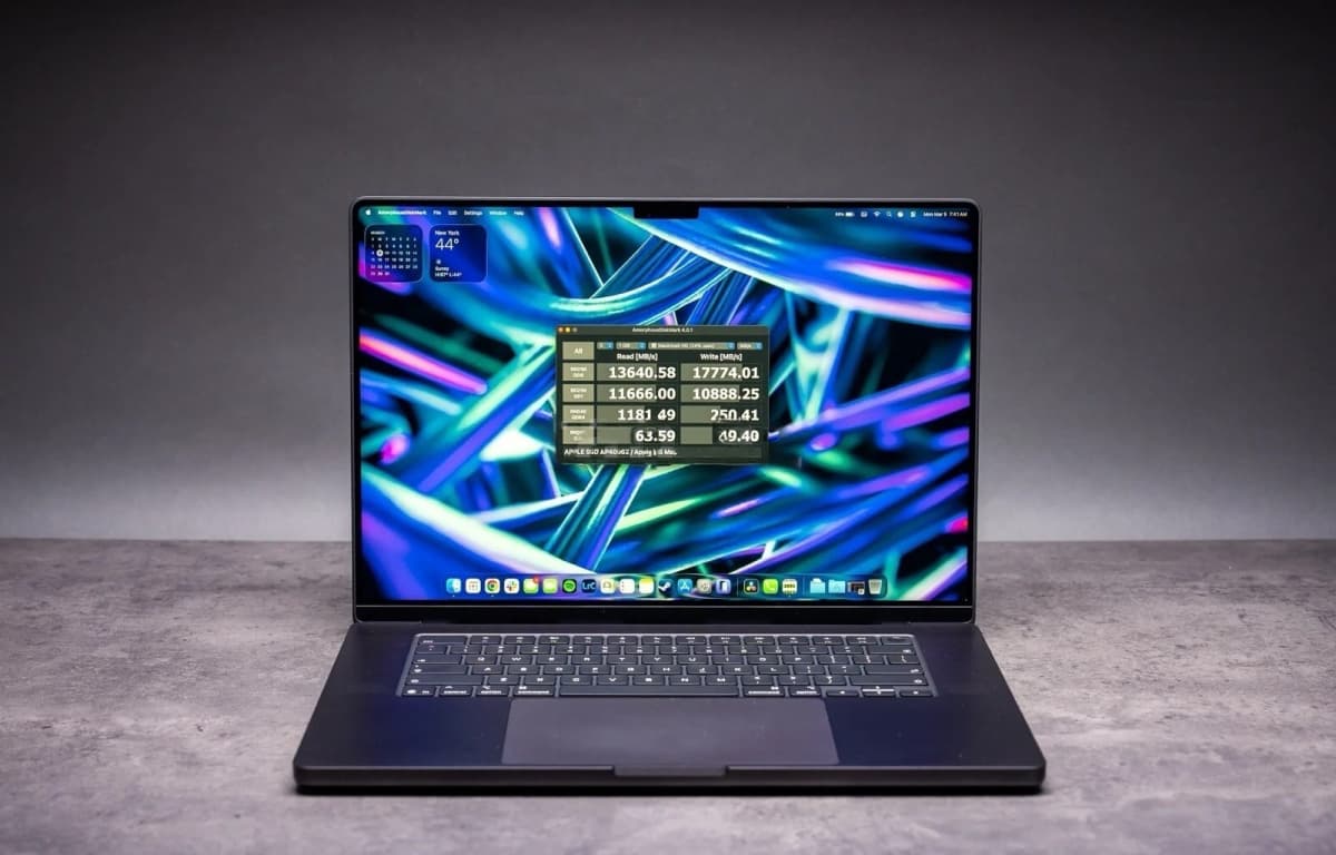 Apple markalı notbuk, Boz rəng