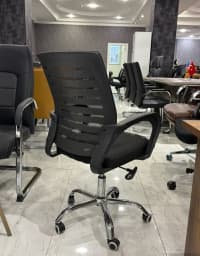 Qara rəng, Ofis üçün kreslo — şəkil 2