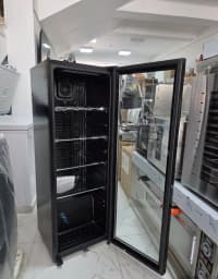 Bosch BC-139T Qara Soyuducu Vitrin — şəkil 1