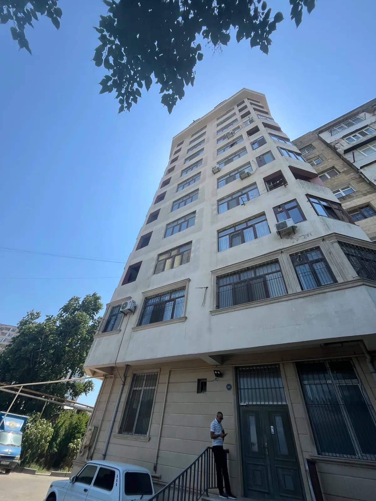 3 otaqlı mənzil 125 m² satılır