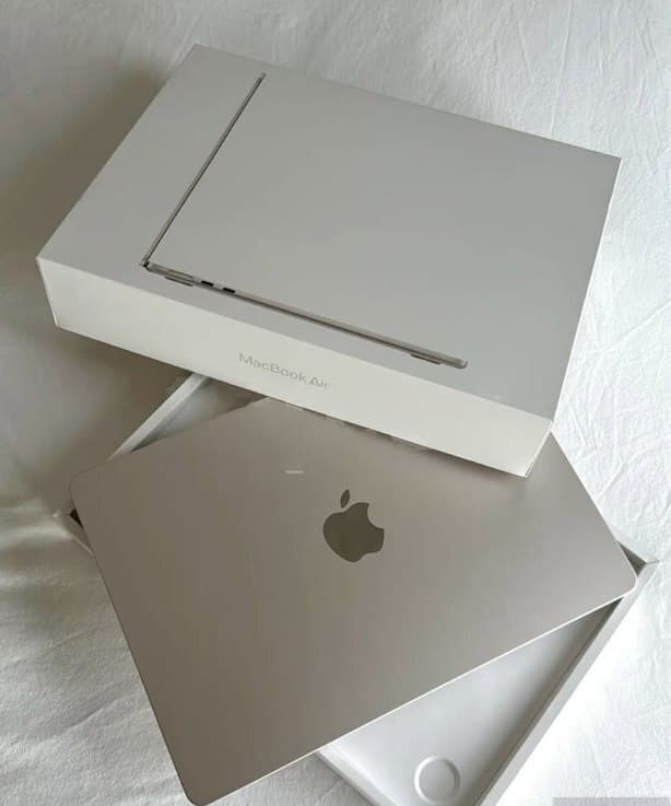 Apple markalı notbuk, Boz rəng