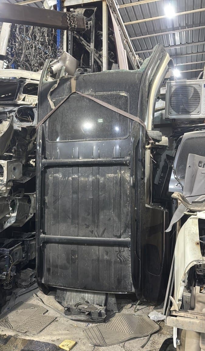 Avtomobil damı Toyota Prado