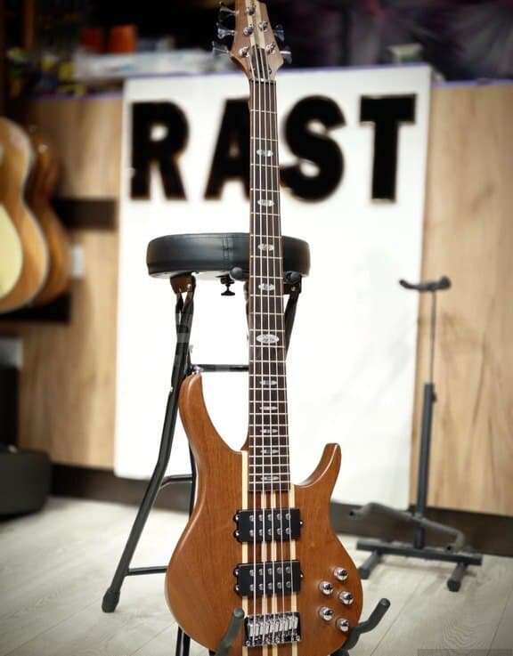 Bass gitara, 6 simli