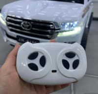 Uşaq elektromobili Toyota Land Cruiser 200 — şəkil 2