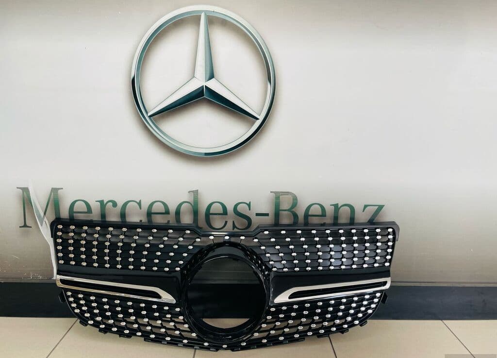 Radiator barmaqlığı Mercedes W447 2015-2020 xrom qara