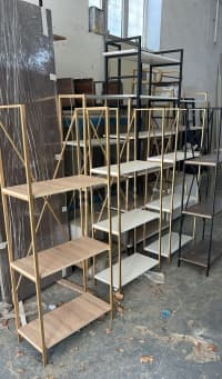 Metal rəf sistemi loft üslubda — şəkil 1