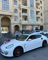 Avtomobil icarəsi Porsche Panamera 2016 — şəkil 8
