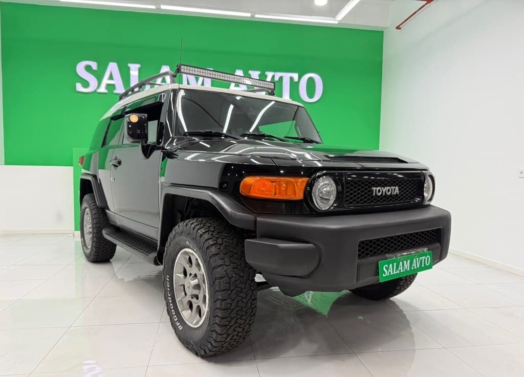 Toyota FJ Cruiser, 2009 il, 256000 km, 4000 L