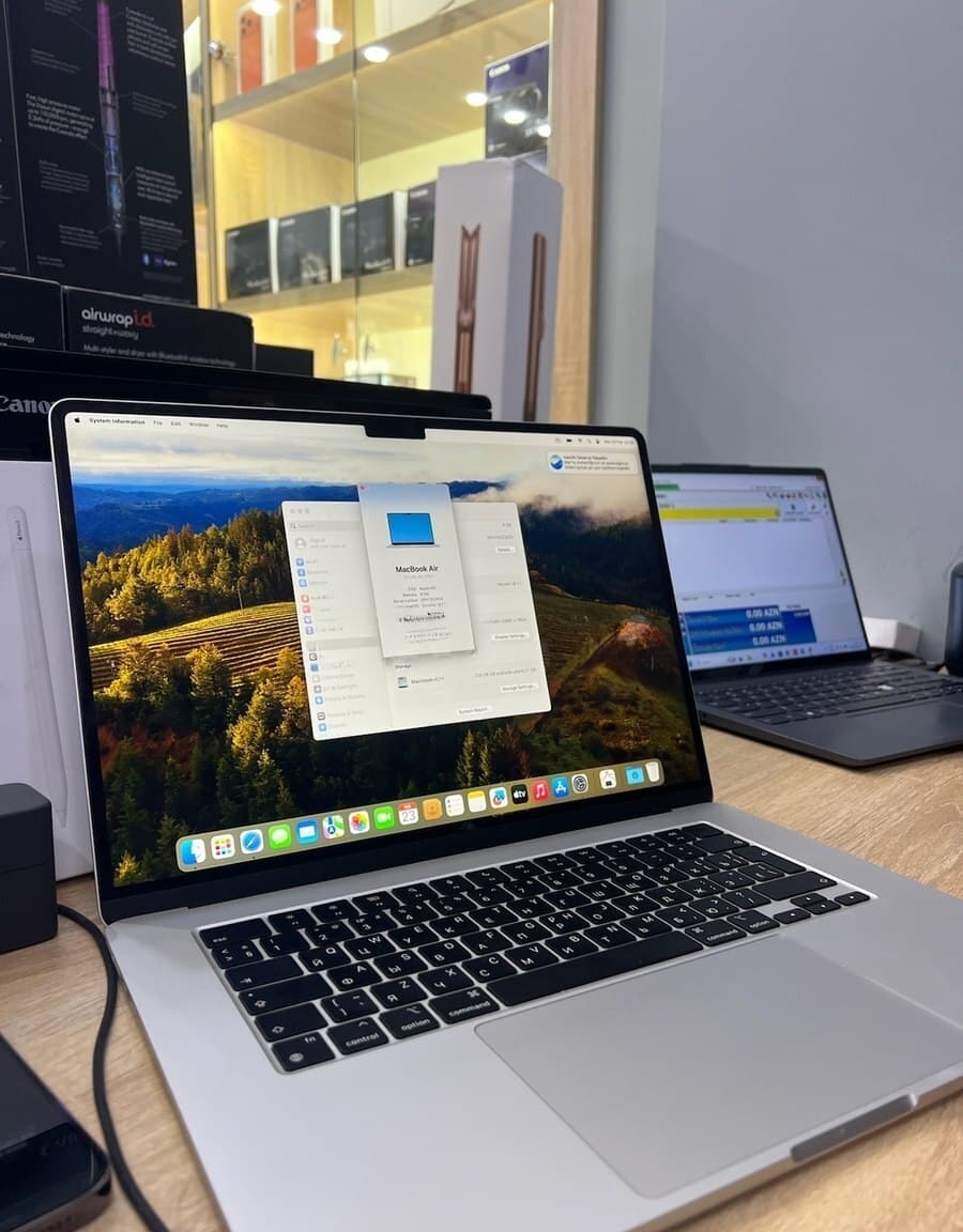 Apple markalı notbuk, Gümüşü rəng
