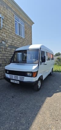 Mikroavtobus Mercedes 208 D, 2.5 L, 1992 — şəkil 1