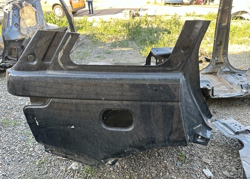 Sağ arxa qanad Range Rover Vogue