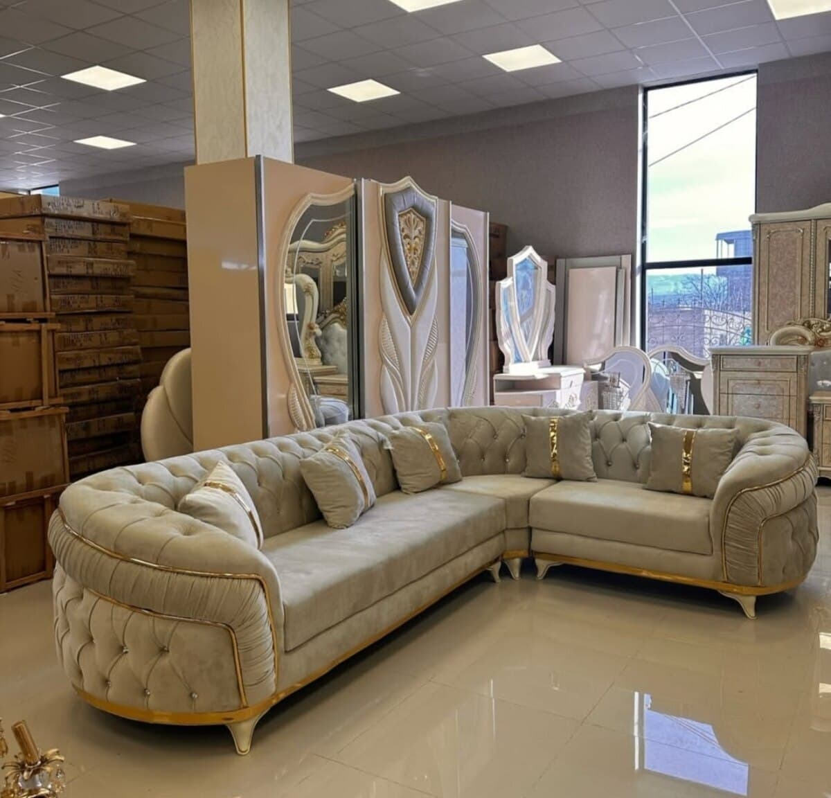 Künc divan, Qarışıq rəng