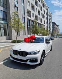 Bəy gəlin maşını BMW 760 M, 2022 — şəkil 1