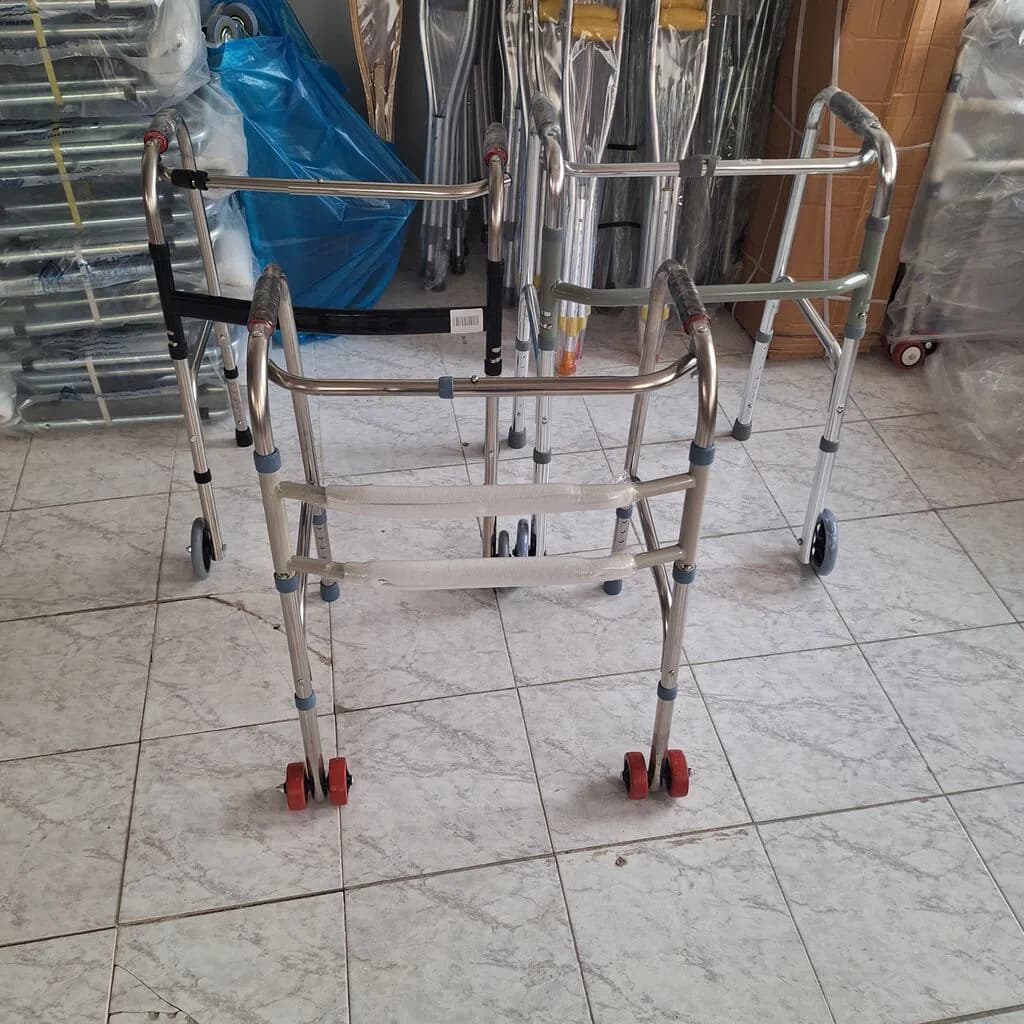 Xəstələr üçün Yürütücü (Walker) və Sanitar Qovşağı