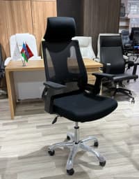Qara rəng, Ofis üçün kreslo — şəkil 1